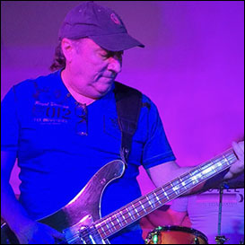 Daniel Campeau - BASSISTE